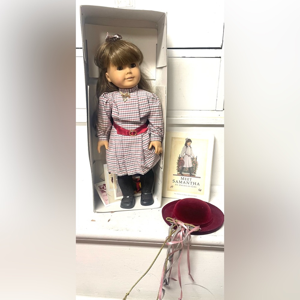 Vintag American Girl Samantha Doll (white body) ,accessories, box, cookbook